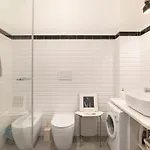 New Elegant Flat 3 Min From Station. מילאנו