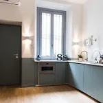 New Elegant Flat 3 Min From Station.