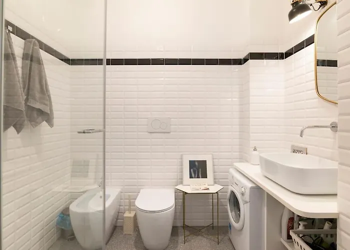 New Elegant Flat 3 Min From Station. Milan