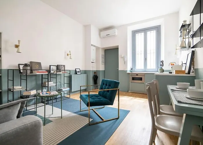 Apartment New Elegant Flat 3 Min From Station.