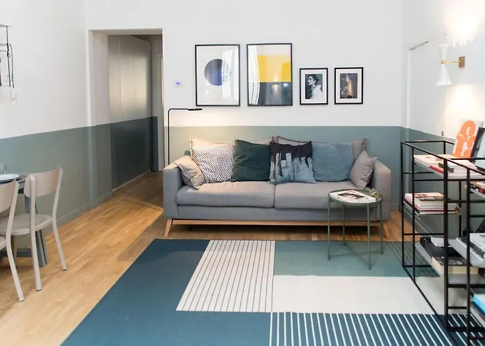 New Elegant Flat 3 Min From Station. Apartment *