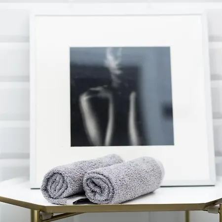 New Elegant Flat 3 Min From Station. Apartment